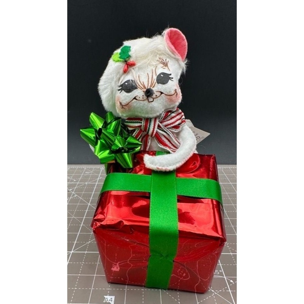 Anna Lee Mouse Wrapping Gift Original Price Tags 7" 2010